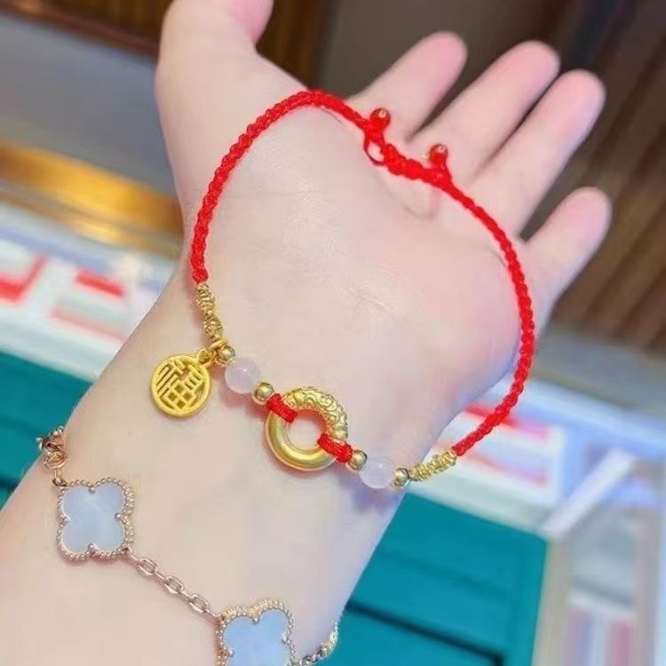 Goldene Friedensschnalle, kleiner Glücksanhänger, Glücksperle, gewebtes schlichtes Kreis-Spitzen-Fußkettchen, Reichtum anziehendes rotes Seil, Geschenk für_voghion.com