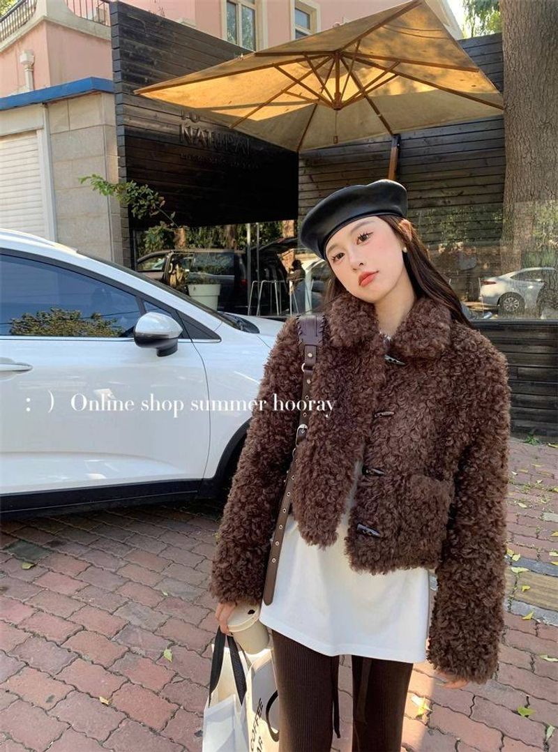 Hierscht a Wanter Teddybärenkrees Short mat Kotteng verdicktem Lämmchehaarmantel Damen Hornknäppchen Top_voghion.com