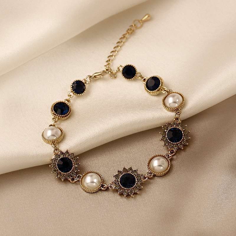 Personalità della moda, tendenza, primavera, nuovo braccialetto di perle tempestato di diamanti, celebrità di Internet, temperamento, design, senso_voghion.com