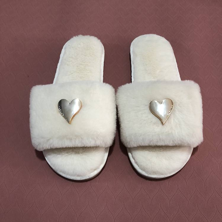 New Heart-shaped High-end Autumn And Winter Women's Woolen Slippers 25_voghion.com