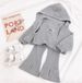 Otroška oblačila 2024 Jesen, nov slog, modni pomladni tridelni komplet hlač na zvonec za punčke_voghion.com