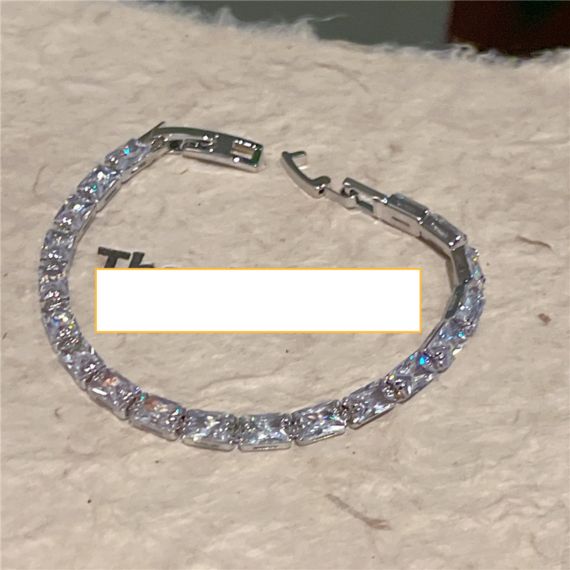 Bijoux et accessoires Bracelet carré JOJOACC simple et entièrement en diamant avec boucle de montre haut de gamme de niche Bijoux en corde à main haut de gamme Dongdaemun_voghion.com