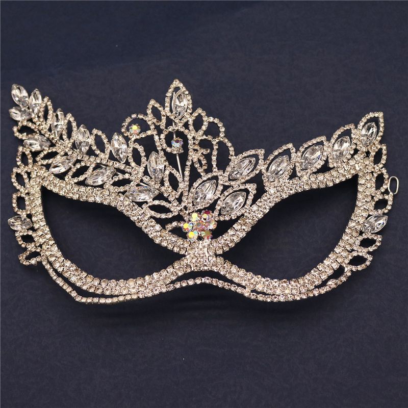 Nová halloweenská koule s poloviční plochou obličejovou maskou na oči a párty s vodní diamantovou slitinou..._voghion.com