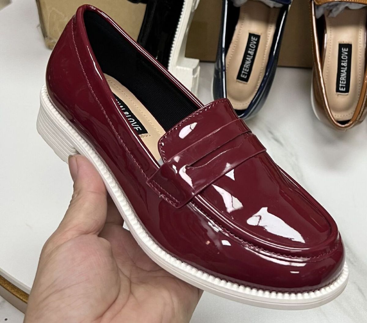 Flat and comfortable classic women's loafers_voghion.com