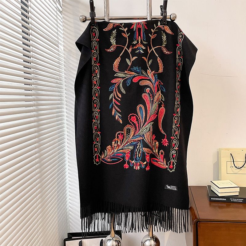 Viaggio autunnale e invernale a Xizang Phoenix tail anacardio cashmere sciarpa calda stile nazionale ricamo nappa scialle_voghion.com