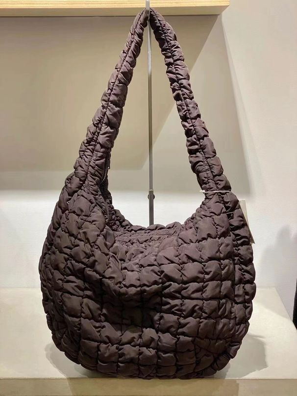 Pleated Clouds Women's 2025 Summer New Lightweight Quilted Multifunctional Feather Shoulder Tote Bag Fashion Hundred Casual Daily_voghion.com