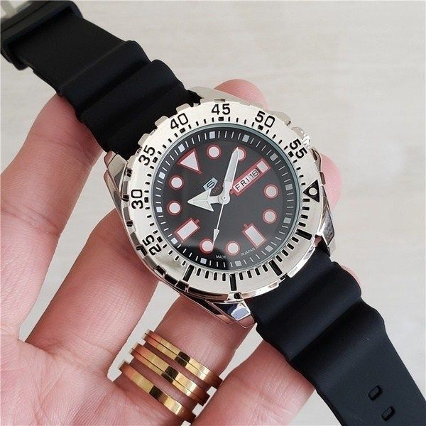 2023 LOOKWORLD Herren-Quarzuhr_voghion.com