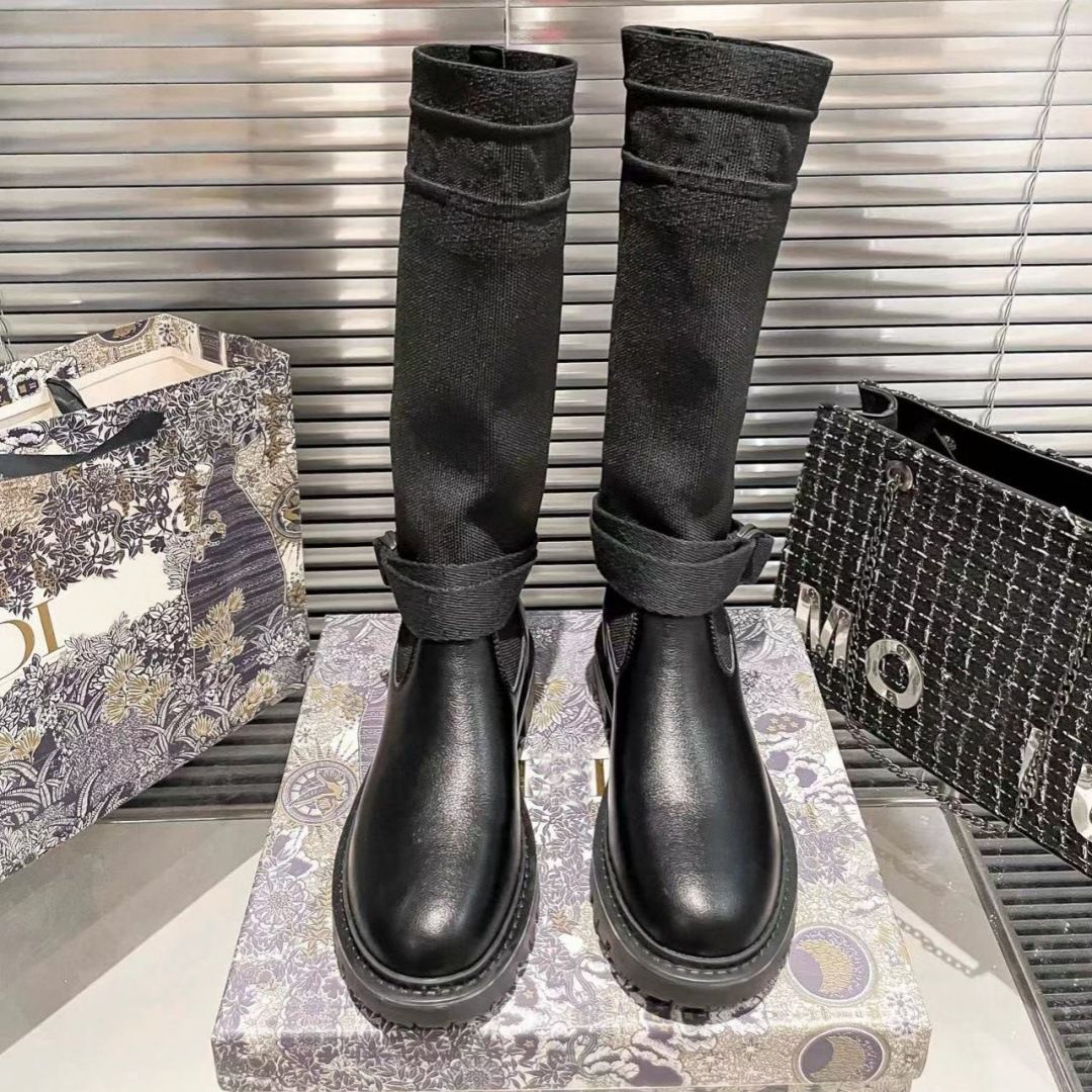 High Version D Family Knee High 2024 Autumn And Winter New Item Yi Mengling Same Embroidery Sole Thick Heel Boots_voghion.com