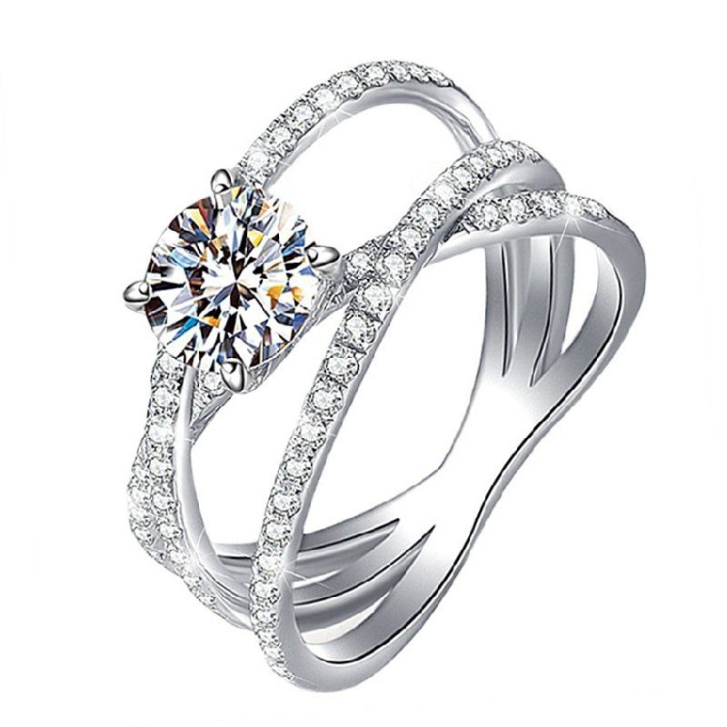 Gedrehter, vierzackiger, rosévergoldeter Moissanit-Diamant „Lives Worlds“ 2 Karat Dreikreisring_voghion.com