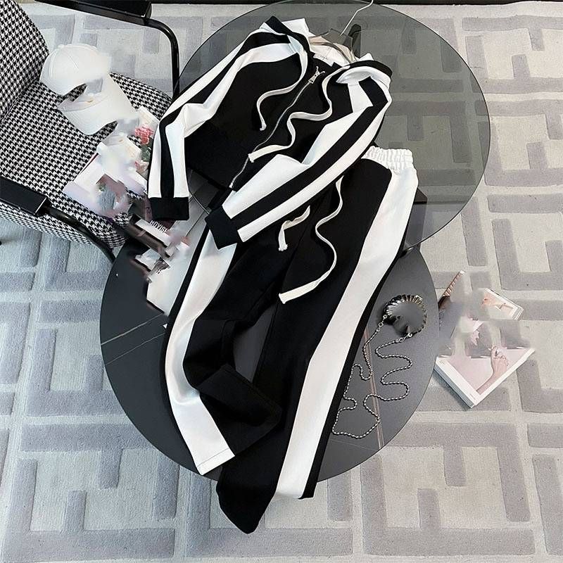 Fashionable hooded long-sleeved sweatshirt for small size wide-leg pants two-piece suit_voghion.com