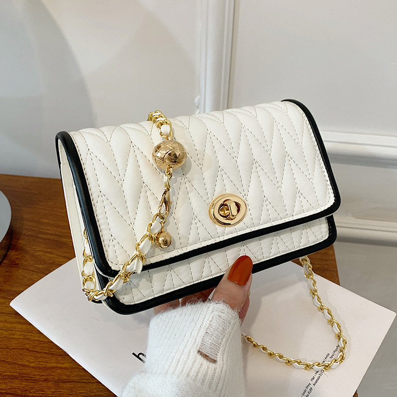 2023 New Chain Fashion Small Bag Women's Simple Texture Small Square Bag Net Red Fashionable One Shoulder Crossbody Bag_voghion.com