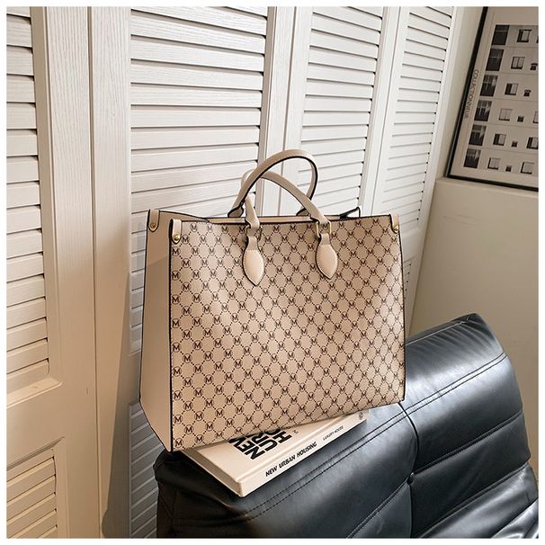 large capacity tote bag new retro shopping bag light luxury niche commuter portable messenger bag_voghion.com