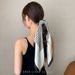 Nuova sciarpa decorativa versatile per donna, sciarpa professionale a righe bianche e nere, elegante e alla moda in stile coreano anni '70_voghion.com