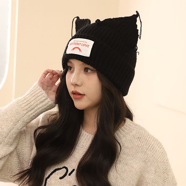 Çiftler için niş bir kişiliğe sahip, kedi domuz kulakları ve örme ipliğe sahip sevimli sıcak kışlık erkek kadın şapkası tasarlayın_voghion.com