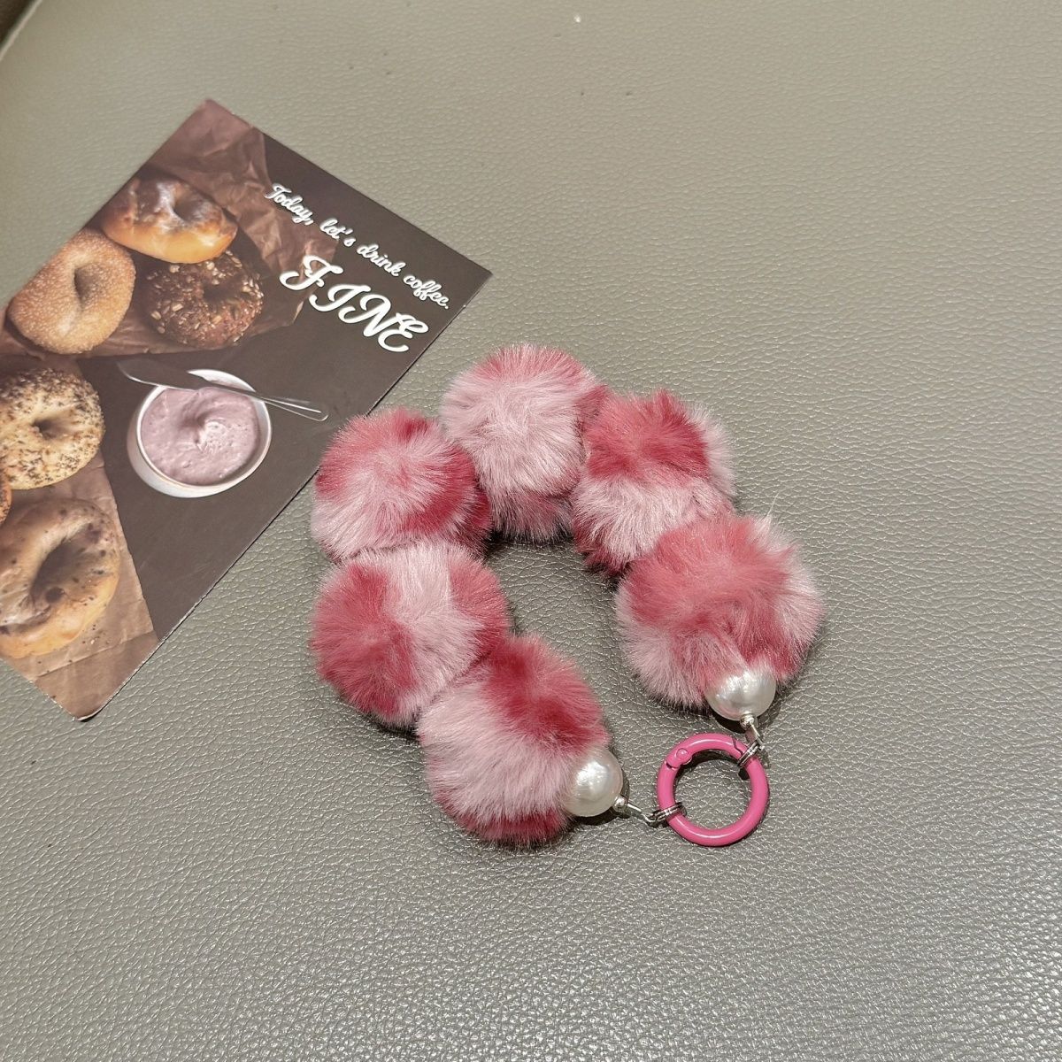 Autumn-Winter Leopard Print Fluffy Phone Wrist Bag With Pearl Pendant_voghion.com