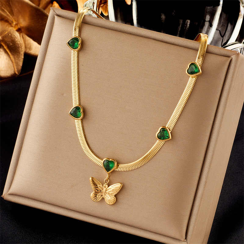 Collana retrò di gioielli in acciaio al titanio con catena a lama con pendente a farfalla verde trasparente semplice moda europea e americana_voghion.com