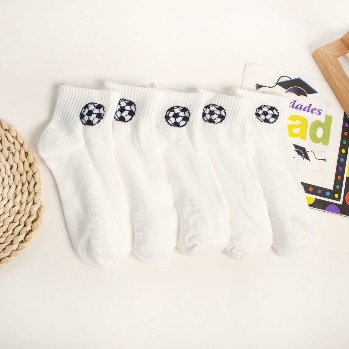 2025d Jugendfußballmuster Einfarbig Vielseitige, lässige, schweißabsorbierende, atmungsaktive, mittelkurze Schlauchsocken_voghion.com