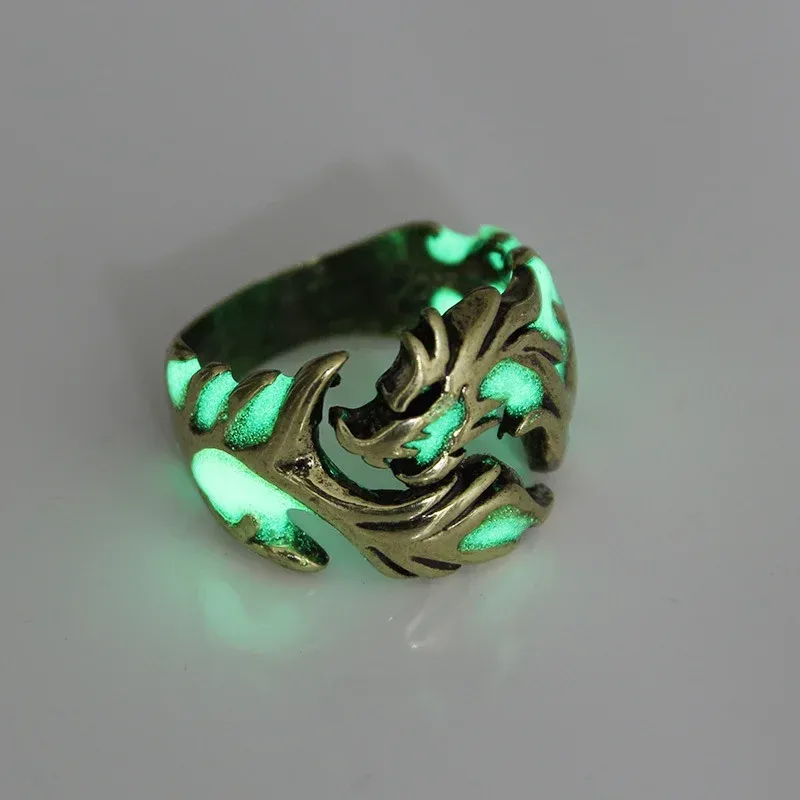 Vendite calde 2024 Moda Drago a forma di Luminoso Gotico Regolabile Uomo Acciaio inossidabile, Gioielli unici per ragazzi, Retro Halloween_voghion.com