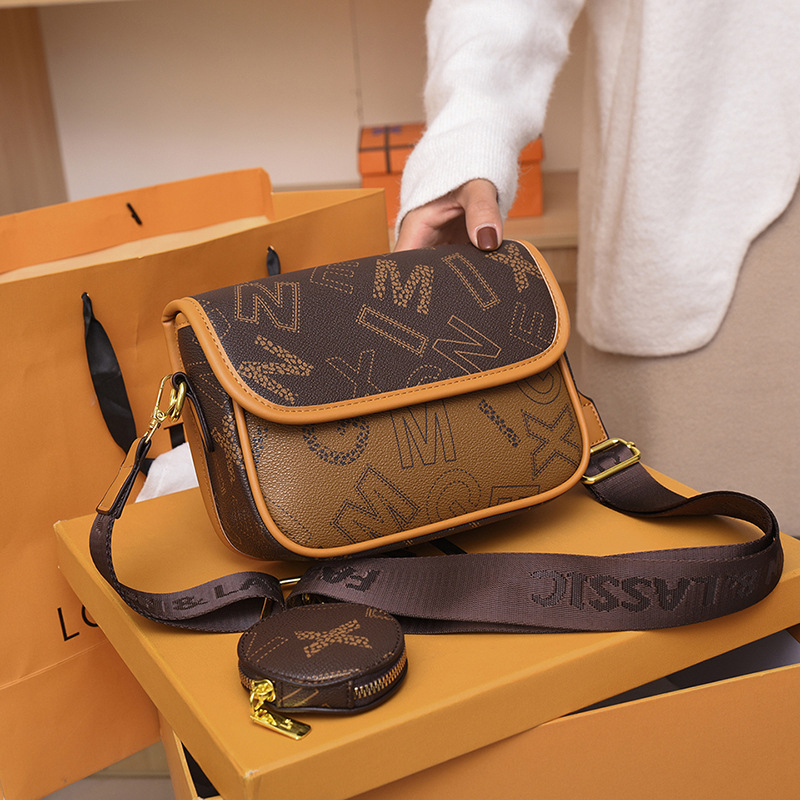 2023 spring new live broadcast good style high quality saddle bag retro presbyopic oblique high-quality one shoulder oblique women's bag_voghion.com