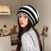 Nuovo cappello lavorato a maglia a righe, largo e largo, per donne, autunno e inverno, protezione per le orecchie, versatile, morbido_voghion.com