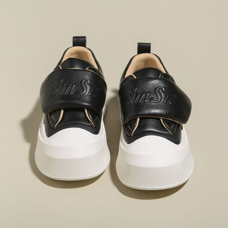 Zapatillas de deporte con suela gruesa y velcro de cuero suave con punta grande para mujer Nuevos zapatos deportivos y de ocio para todos los partidos Aumentar la altura Dos zapatos blancos pequeños_voghion.com