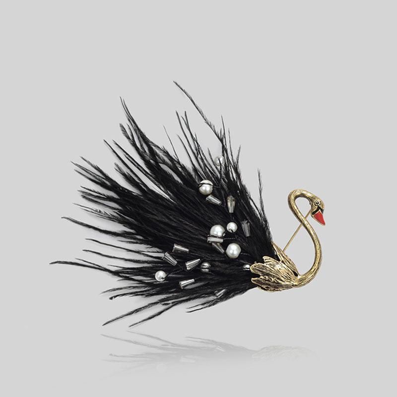 Spilla da cappotto con piuma vintage in cigno nero Corpetto di lusso per donna Instagram Accessori coordinati di lusso con temperamento pin personalità chic_voghion.com