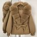 Piumino da donna con collo in pelliccia di volpe di alta qualità – Cappotto invernale di media lunghezza e vestibilità ampia (cachi, nero, bianco sporco, marrone, dalla S alla XXL)_voghion.com