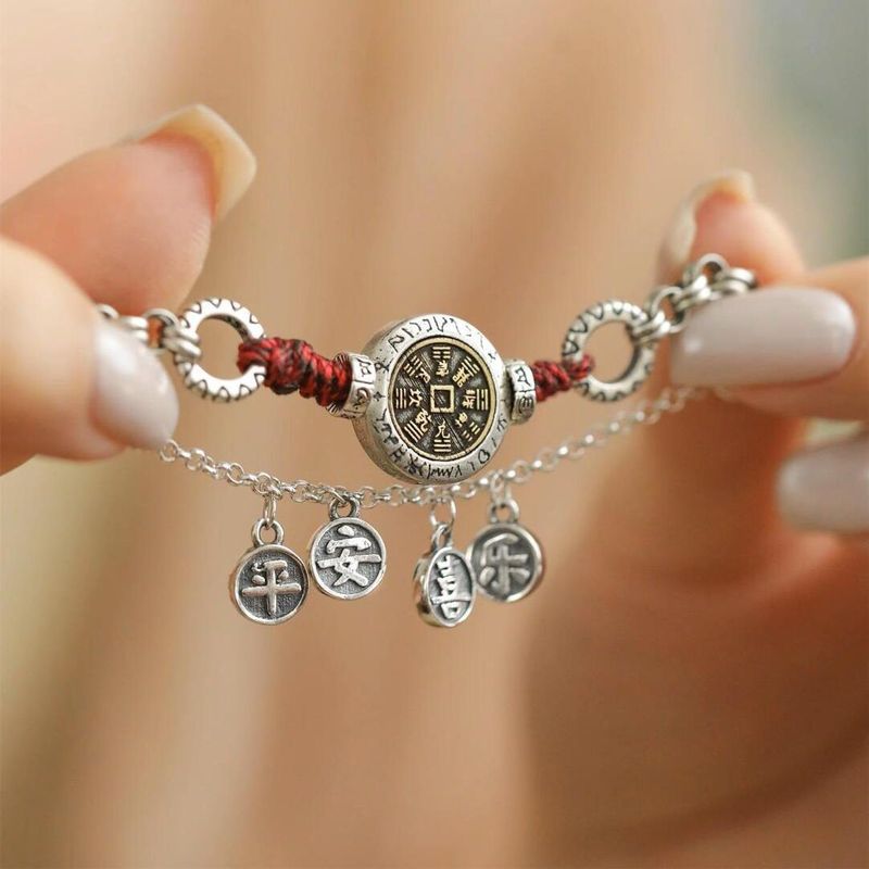 Bracelet de cheville S Peace And Joy Mountain Ghost pour femme, design unique, bracelet de perles tissées en corde rouge avec bouton en argent Tuo_voghion.com