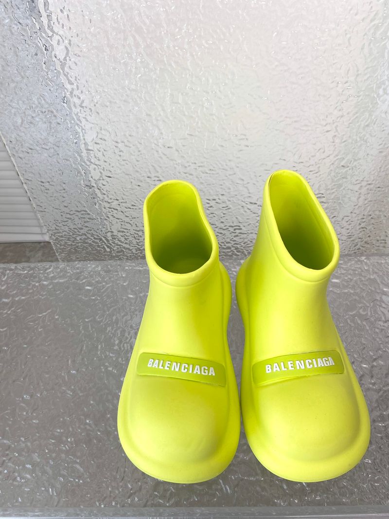 2023 autumn and winter new deodorant anti-slip wear wear-resistant European rain boots series doll head letter rain boots_voghion.com