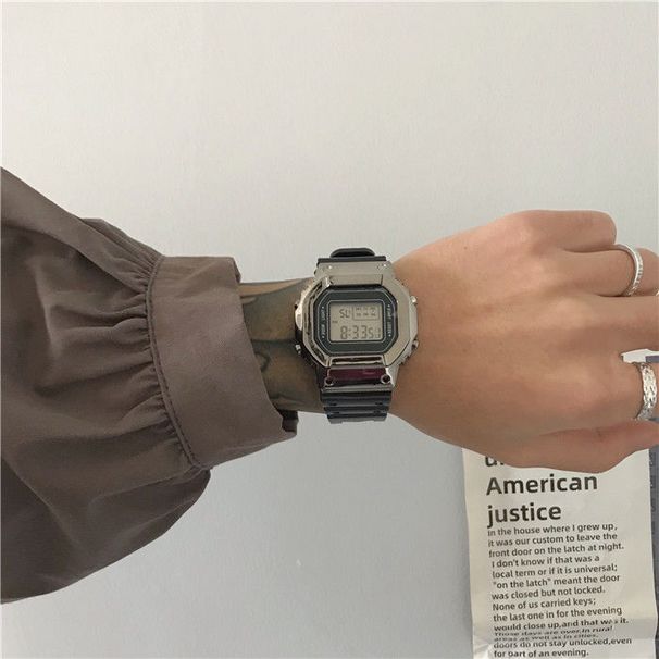 Orologio digitale quadrato con calendario, settimana, luce notturna, sveglia_voghion.com