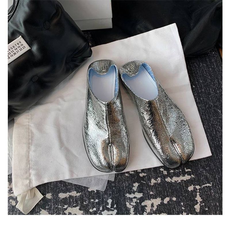 Scarpe da donna primavera ed estate nuove, suola piatta, bocca bassa, pigre, un piede, zoccolo di maiale, punta divisa, vera pelle da donna_voghion.com