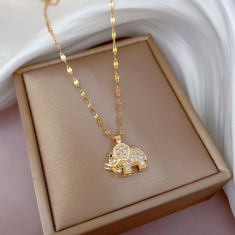 Colar de elefante 3D com micro [aço titânio] embutido em ouro verdadeiro para mulheres, novo estilo de corrente de colarinho com um luxo leve e [aço titânio]_voghion.com