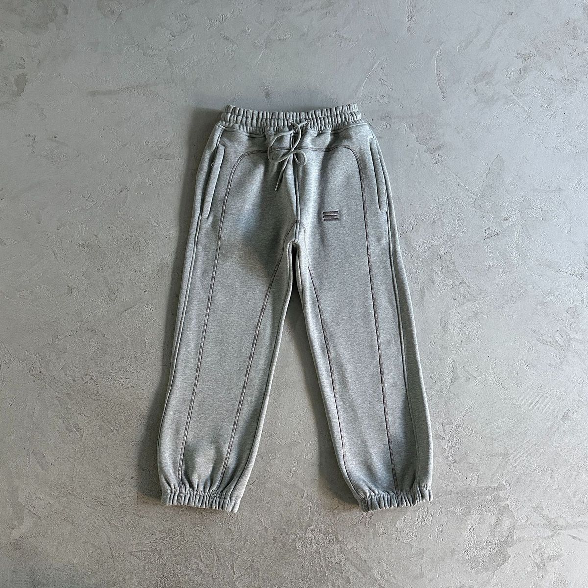 Erkek Giyim Çiftler İçin Minimalist Çizgili İşlemeli Kapüşonlu Üst ve Eşofman Altı Takımı - Unisex Günlük Sokak Giyimi_voghion.com