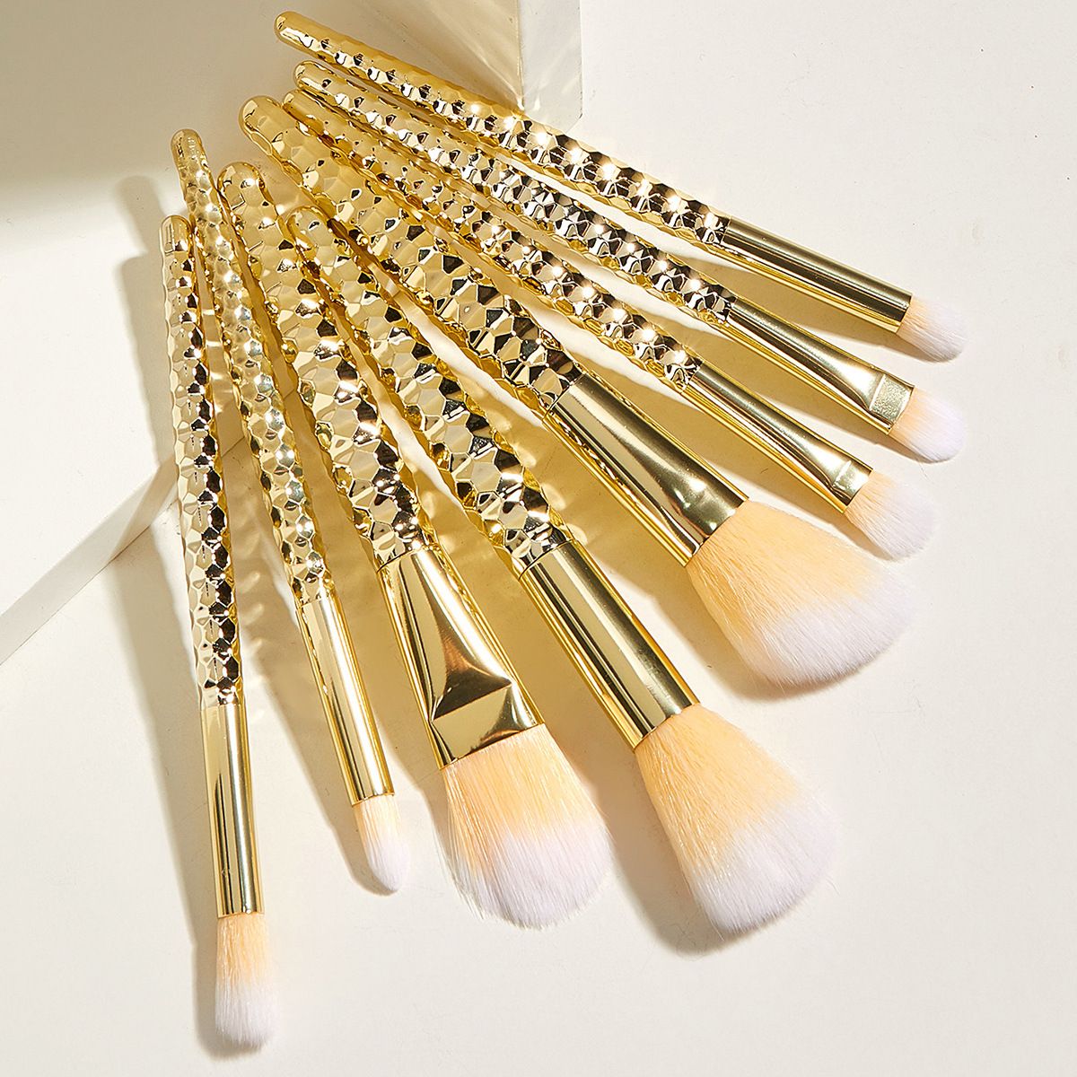 8 pincéis de maquiagem Tuhao Gold Set Honeycomb Eyeshadow Brush Loose Powder Brush Beauty Tools GUJHUI_voghion.com