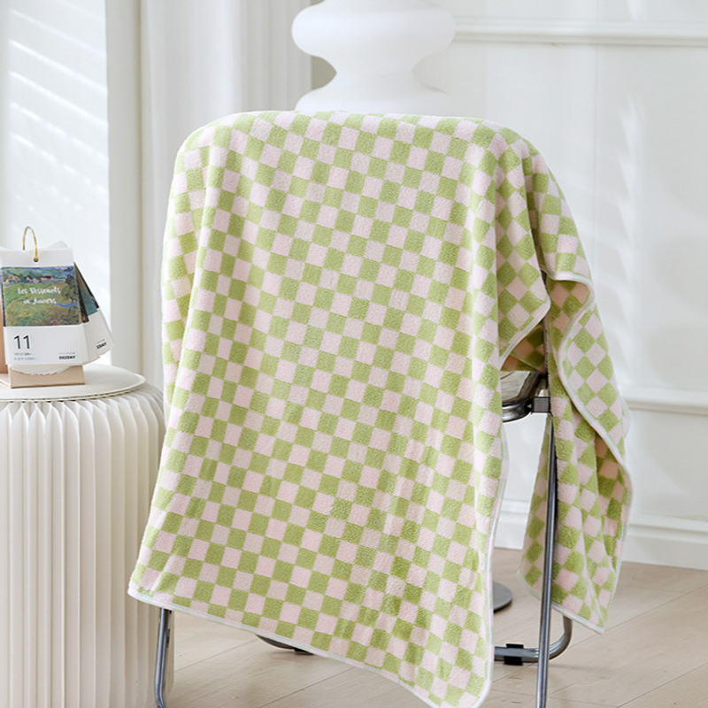 Chessboard Household Bath Towel Is Larger And Thicker And Can Be Hung With Fleece To Absorb Water_voghion.com