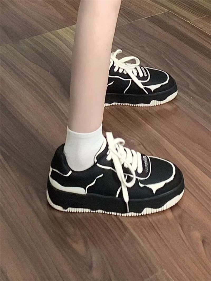 Stylische schwarze Sneaker für Damen – Sommer 2023 Design_voghion.com