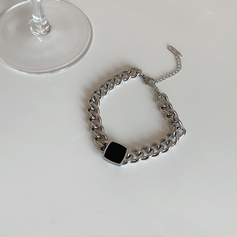 Collana esagerata unica in acciaio al titanio, spessa, versatile, con catena a forma di clavicola quadrata nera, per l'estate delle donne_voghion.com