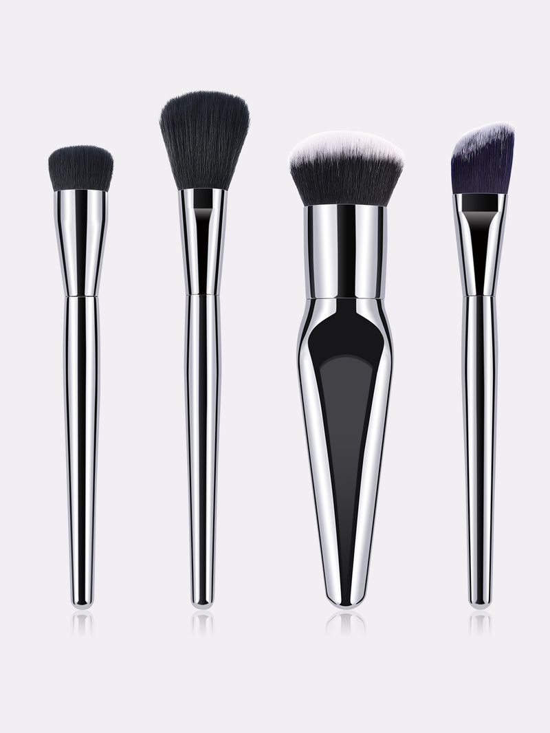 Set mit 4 großen silbernen Make-up-Pinseln_voghion.com