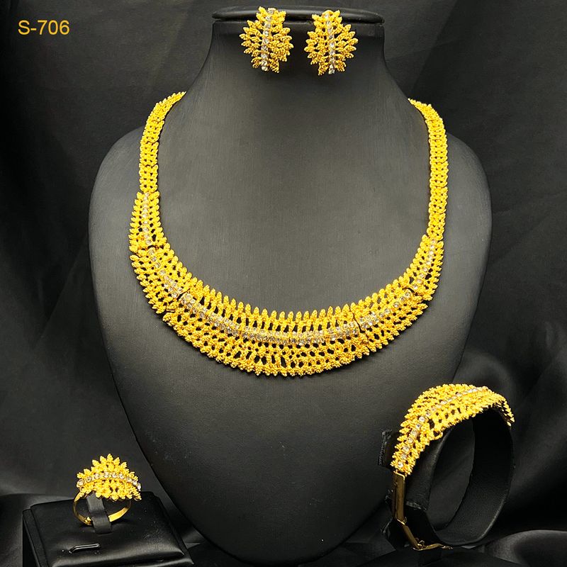 Bijoux du moyen-orient dubaï, ensemble de bijoux, collier, boucles d'oreilles, bracelet, bague, or, vente en gros, 2024_voghion.com