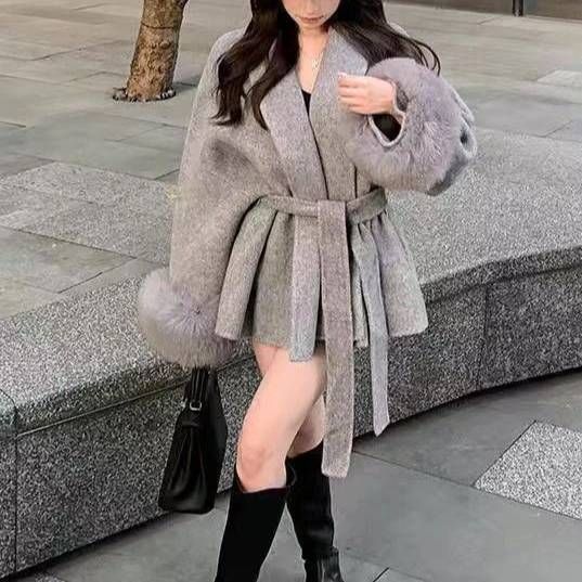 "Tie-Waist Bouclé Blazer With Faux Fur Sleeves - Oversized V-Neck Coat (Beige/Gray/Black, S-XL)"_voghion.com