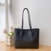 Atmospheric Commuter Texture Handbag 2024 Spring And Summer New Versatile Korean Version Single Shoulder Underarm Bag Temperament Tote Bag_voghion.com