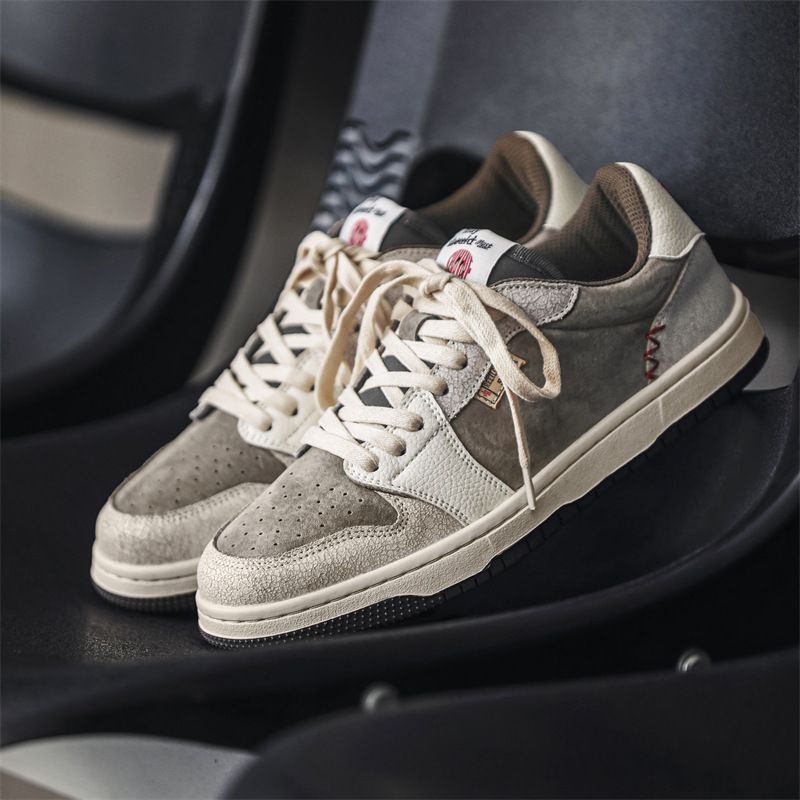 Gu Que Couple's Unique Design Women's American Smiling Face Embroidered Board Versatile Low Top Sports and Casual Shoes_voghion.com