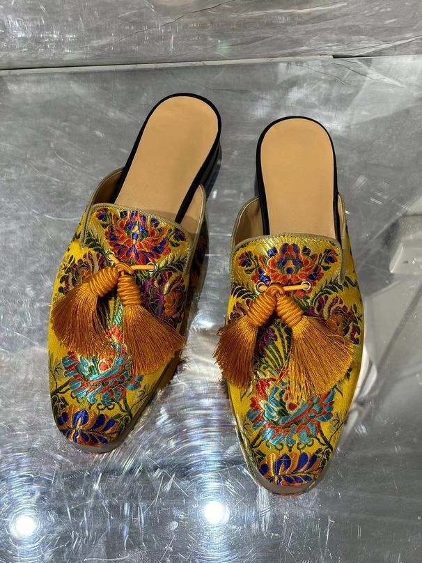 Scarpe da uomo Pantofole alla moda da uomo possono essere indossate all'esterno con ricami a nappe e fodera in pelle di pecora Stile popolare casual e versatile_voghion.com