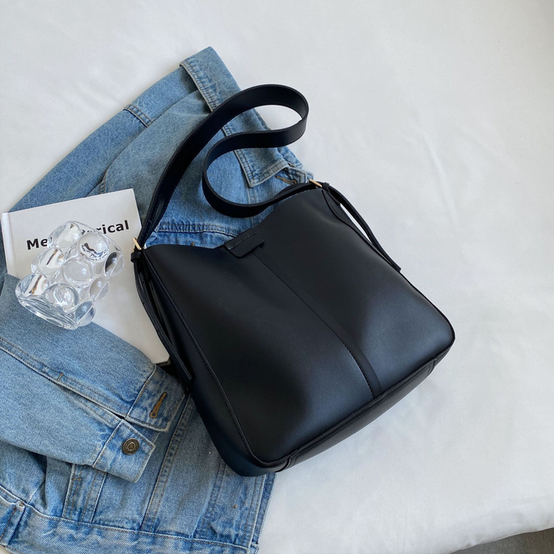 2023 Borse da donna di nuova moda Borse in stile coreano di fascia alta Borse a secchiello di grande capacità Borse a spalla singola con ascella trasversale all'ingrosso_voghion.com