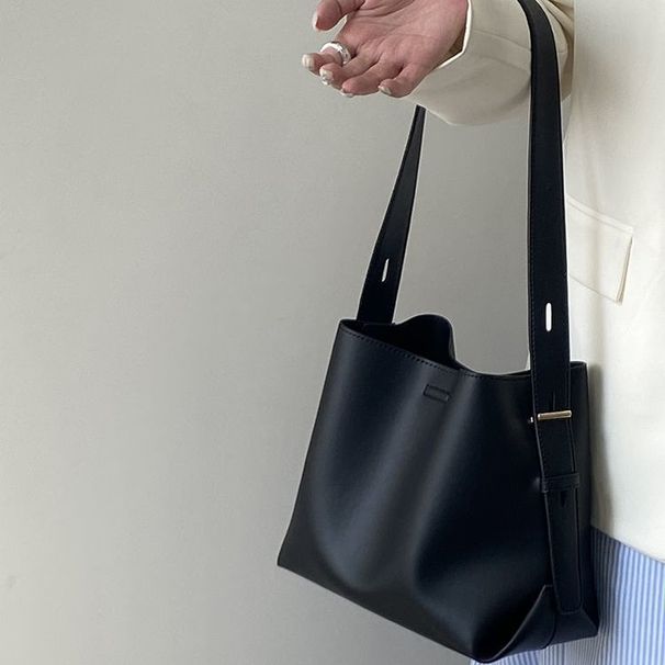 Pink Heart 2024 Niche Design New Women's High-end Commuter Tote Large Capacity Single Shoulder Crossbody Bag_voghion.com