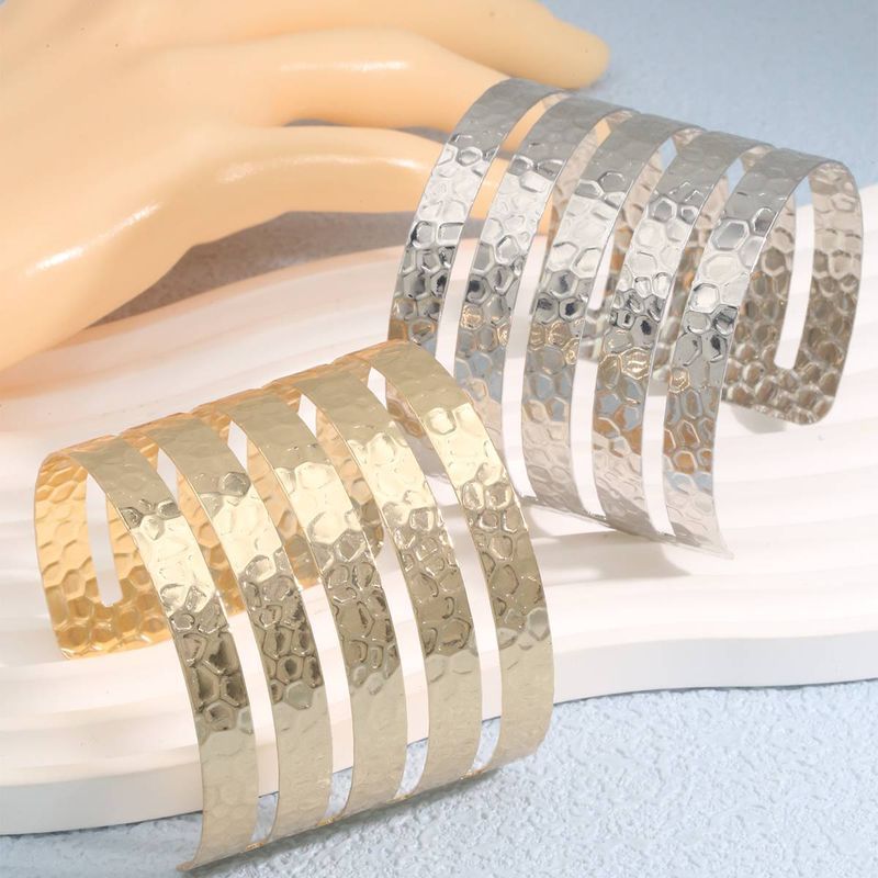 Unique Niche Smooth Opening Bracelet Suitable Women's Buckle Texture, C-shaped Elastic Armband For Daily Wear, Simple_voghion.com