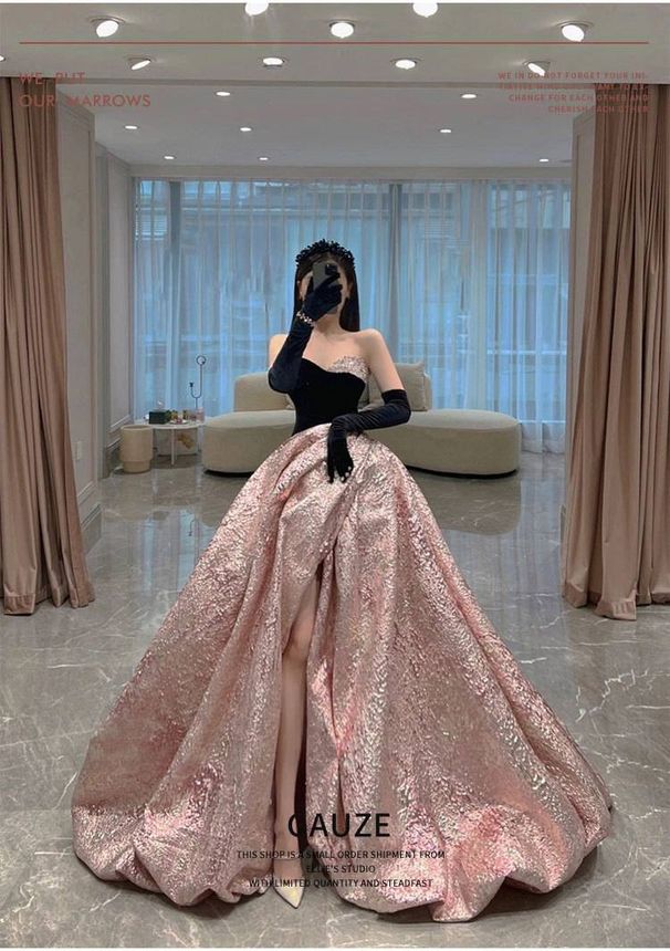 Abito da sera semplice con coda per la riunione annuale dimagrante delle donne_voghion.com