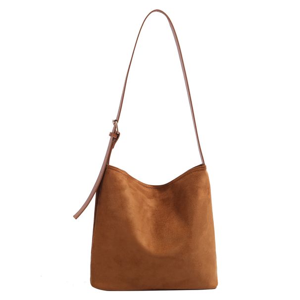 Borsa a secchiello in pelle scamosciata smerigliata autunno/inverno 2024 con tracolla grande e capiente_voghion.com