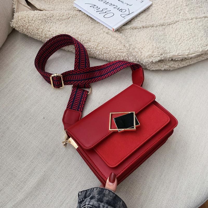 Le borse piccole più popolari di quest'anno, le borse da donna, le nuove borse a tracolla alla moda 2023, versatili e trendy, dal design di nicchia_voghion.com