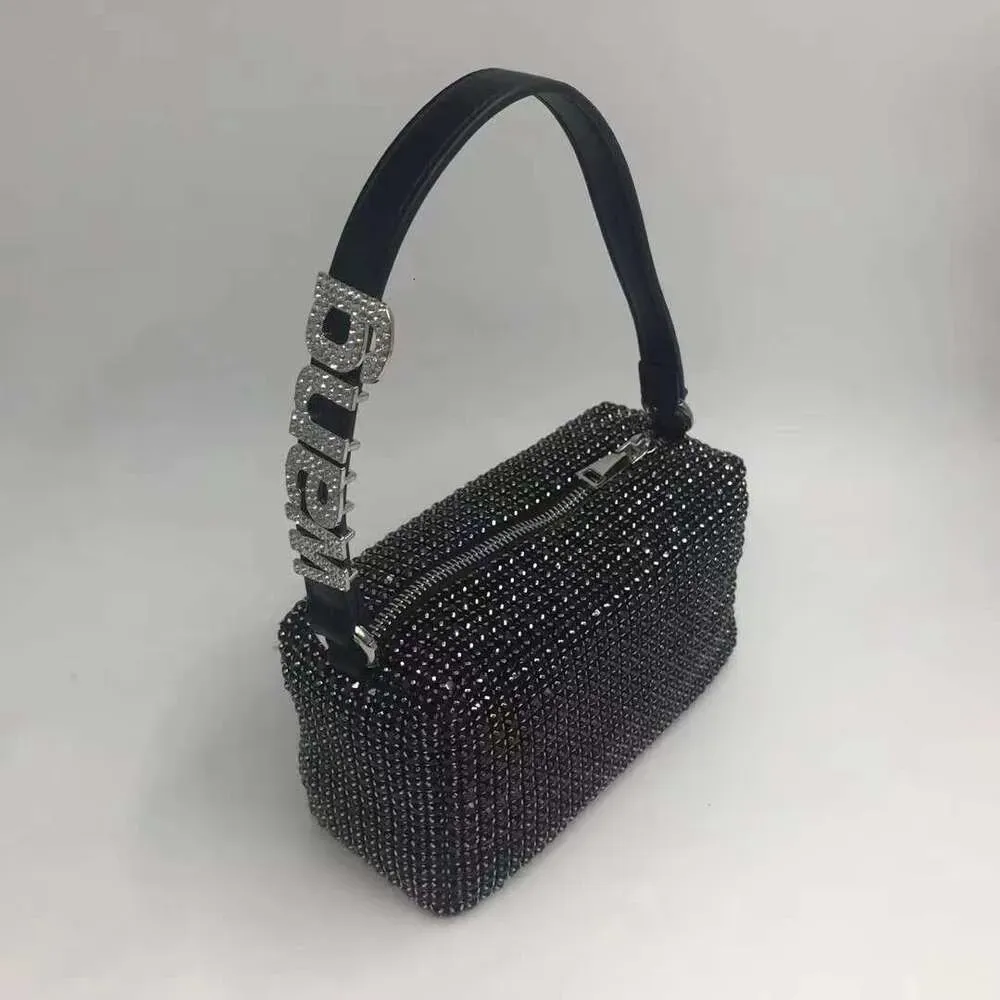 Borsa a tracolla con pochette tempestata di diamanti, modello minimalista, modello 2025, nuova borsa estiva da donna con texture lucida e strass_voghion.com